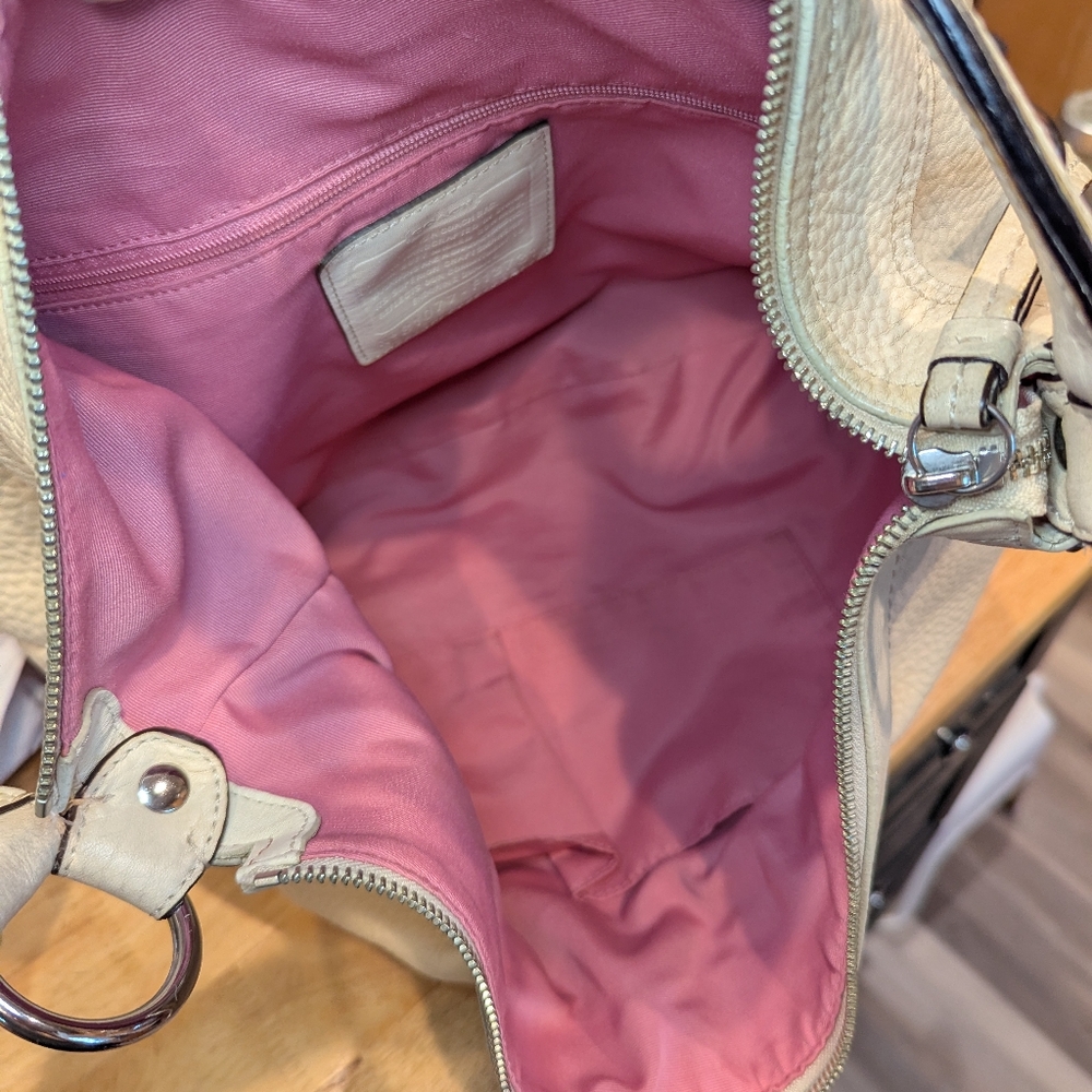 Coach Cream Leather Hobo EUC - Picture 10 of 14